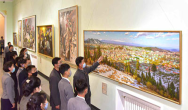 위대한 령도자 김정일동지 서거 10돐에 즈음한 중앙미술전시회 개막